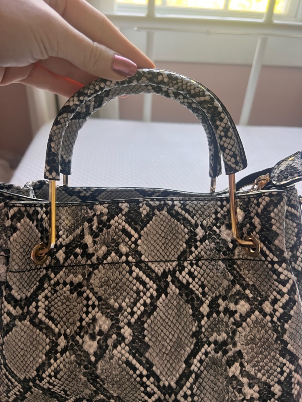 Snake-Print Handbag - Picture 5 of 7